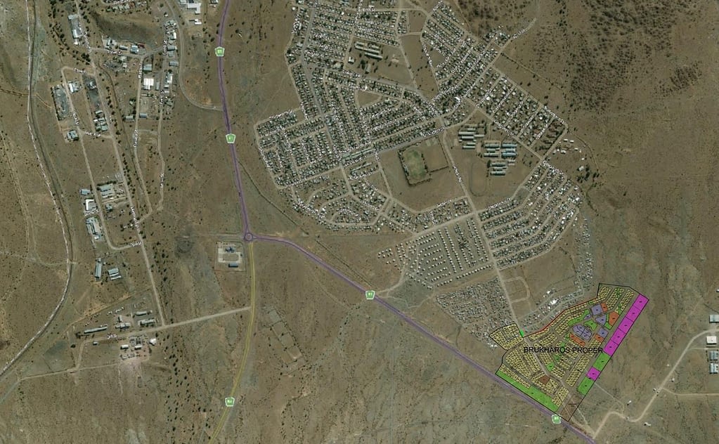 Satellite image of Keetmanshoop with new construction highlighted.